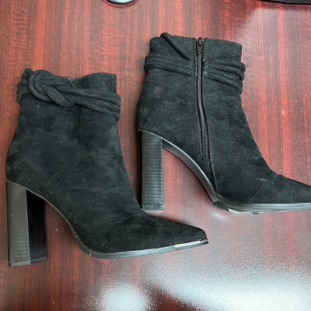 Shoes - Picture 2 of 4